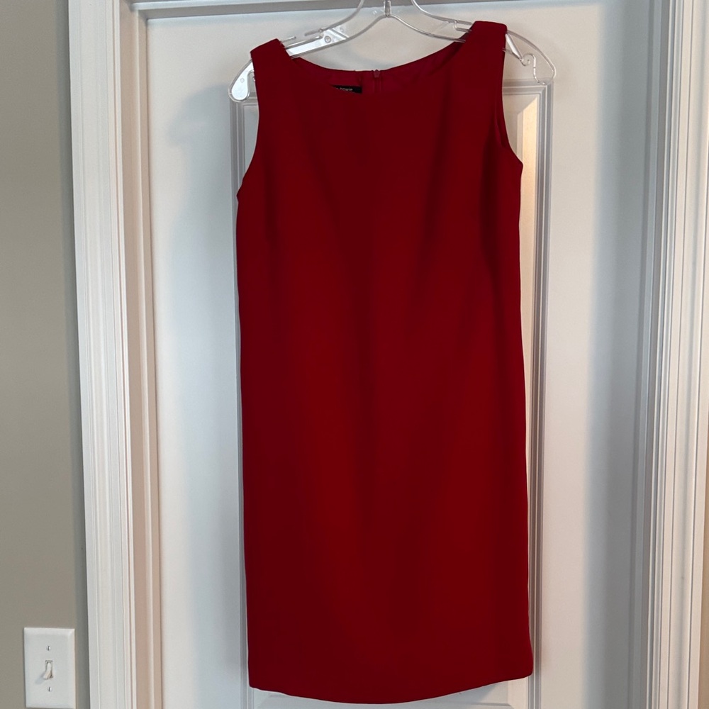 Red Sleeveless Dress with darts in back